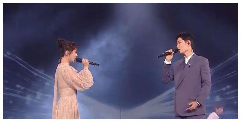 肖战和杨紫合唱星光大赏最耀眼的一对