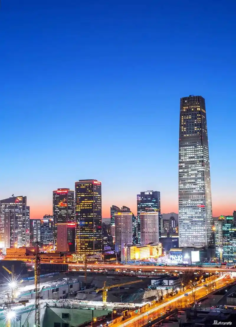 繁华的cbd商务街景地理位置,打开北京地图一览无垠大业城高楼 - 抖音