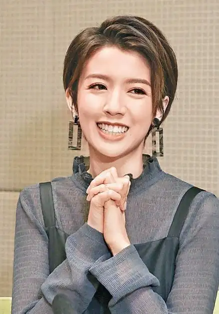 蔡思贝公开诉苦,回应与男星绯闻自称很长情,因网暴导致失眠焦虑