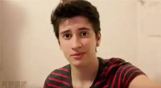 一美国女孩为了变成男人选择服用激素成功后还找到了女朋友