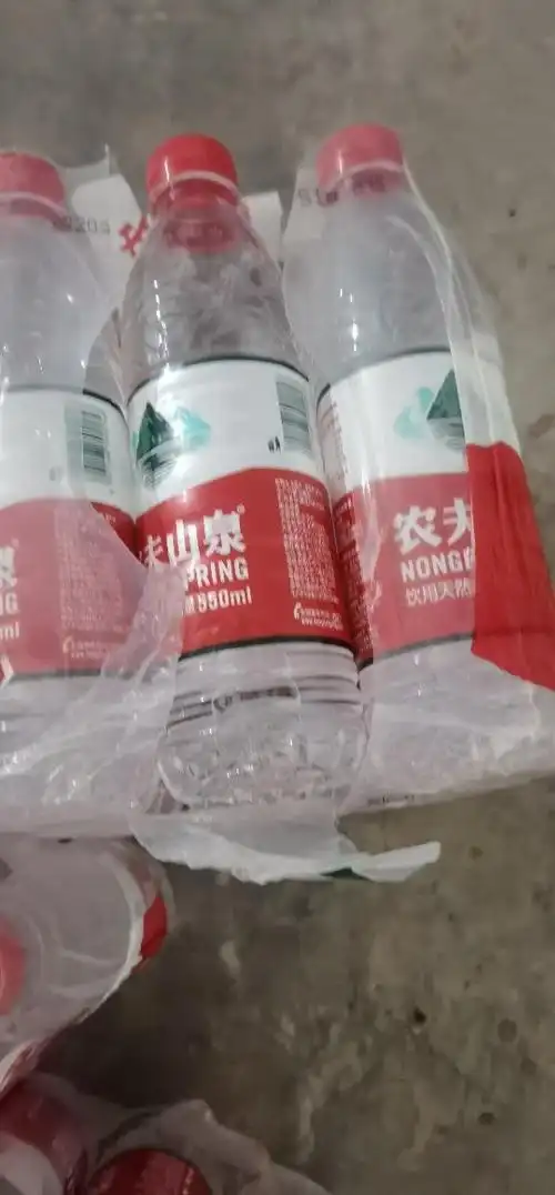 农夫山泉550ml矿泉水小瓶装整箱12瓶饮用天然水弱碱性会议商务用水