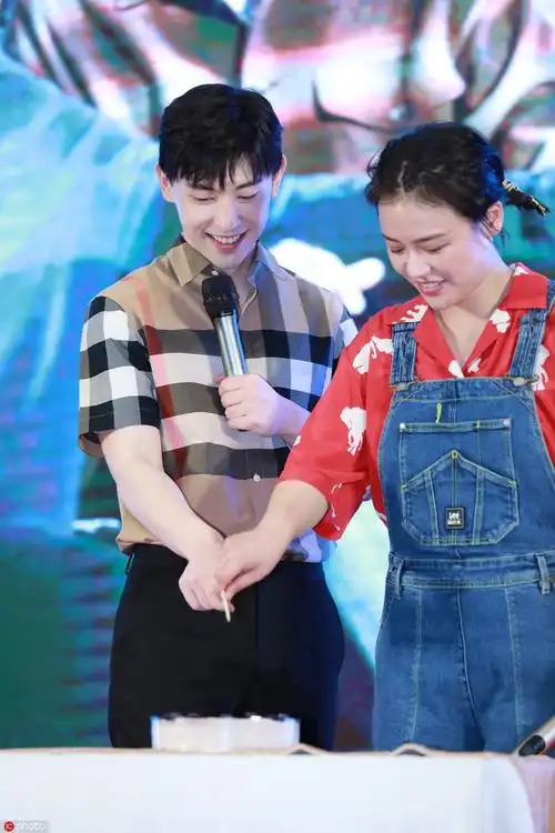 马思纯胖上热搜,还能和邓伦组cp?加油,你是最棒的!