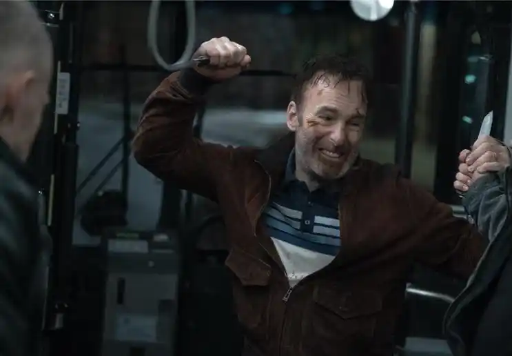 美国电影《小人物》,隐藏身份被欺负,奋起反击灭黑帮