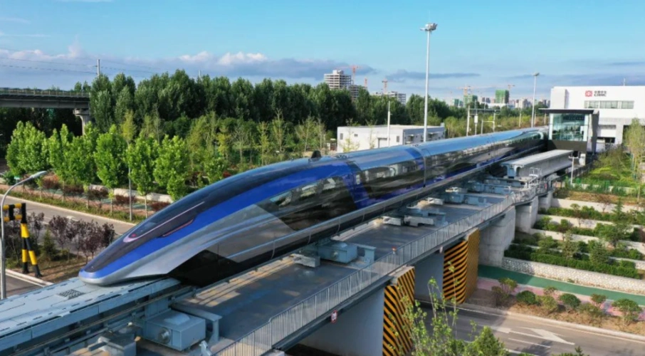 贴地飞行不再是梦!国产超级高铁下线青岛,时速600公里