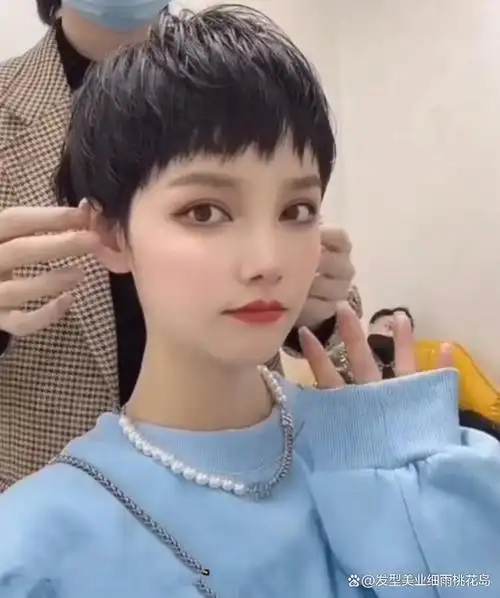 锯齿头超短发,时尚又个性