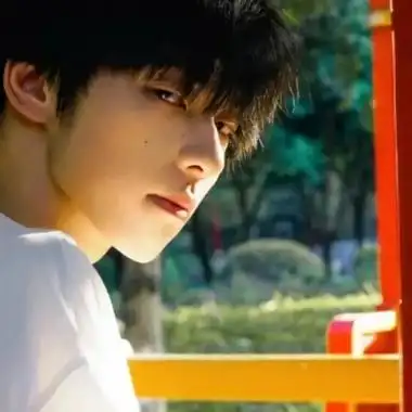 高清撩人的男神男生头像帅气冷酷图片