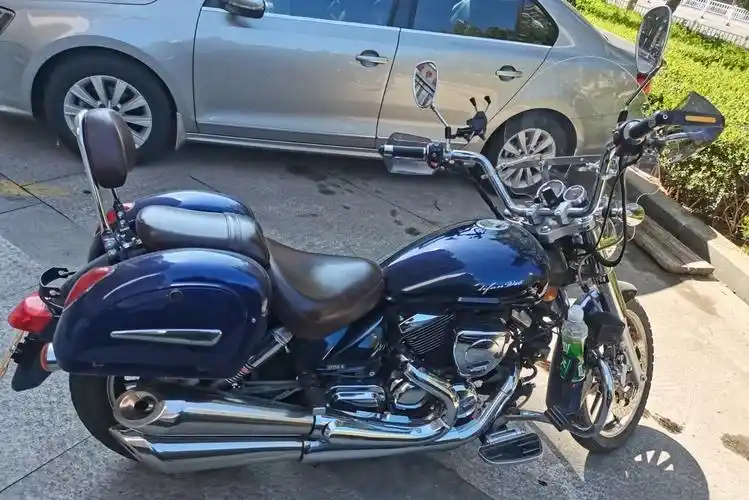 出售自用摩托车力帆v16