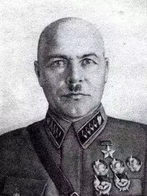 抗日剧里日本人留的胡子是怎么回事