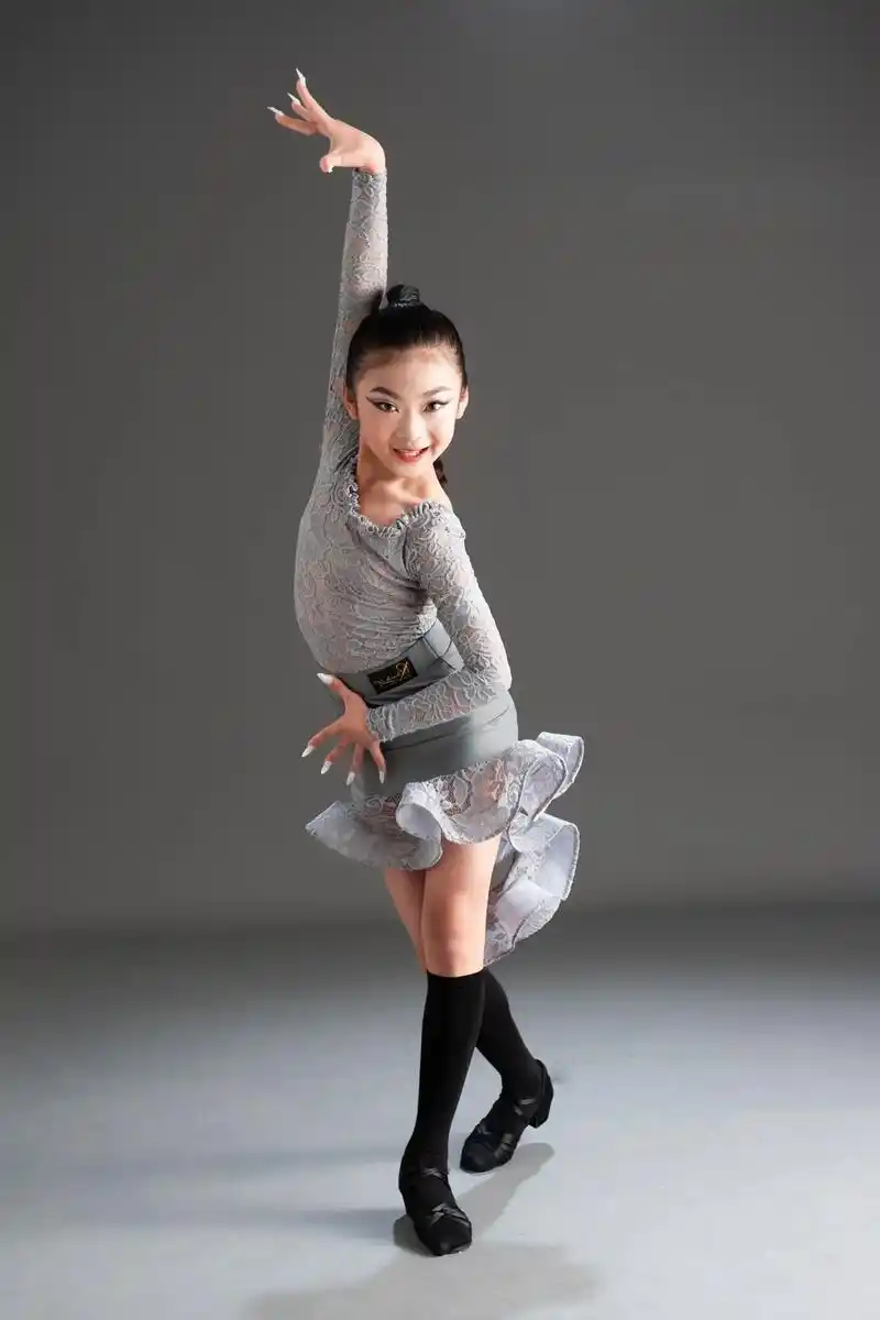 舞蹈艺术写真  最热辣 莫过于拉丁舞 小姑娘 飒#拉丁女孩 - 抖音