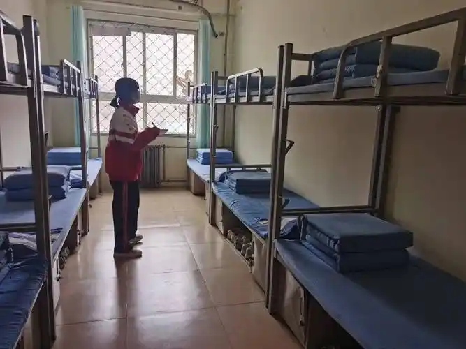 衡水十三中 | 帅爆了!"整洁寝室"pk赛,"靓"出新高度!_评比_宿舍_内务