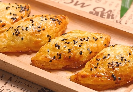 做的美味苹果派怎么做_用格兰仕jk烤箱做的美味苹果派的做法_豆果美食