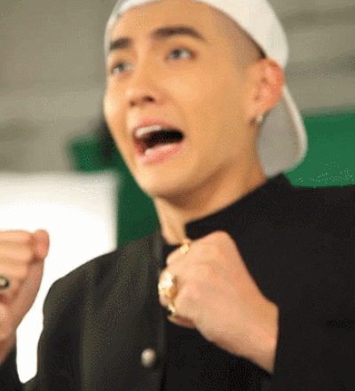 exo kris 吴亦凡;(豪华表情包) 我怎么会犯上这货的.