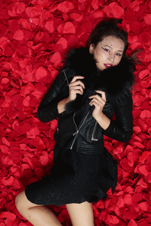 1029鬼怪新娘携百鬼入侵银泰二十万玫瑰雨惊艳万圣