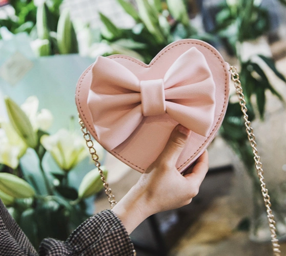 女童包包斜挎包公主美爆儿童可爱单肩链条小包爱心蝴蝶结配饰包潮