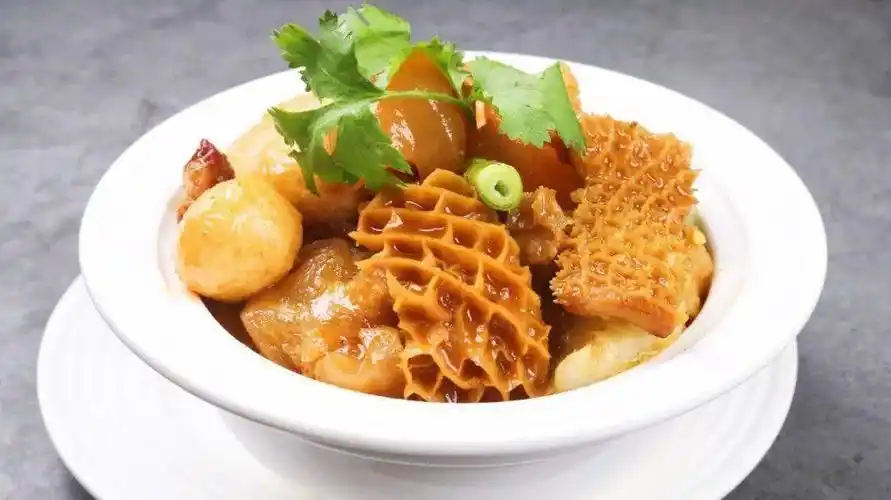 澳门咖喱牛杂荔 豪 园当然还要来一碗清汤,暖暖身子啦!